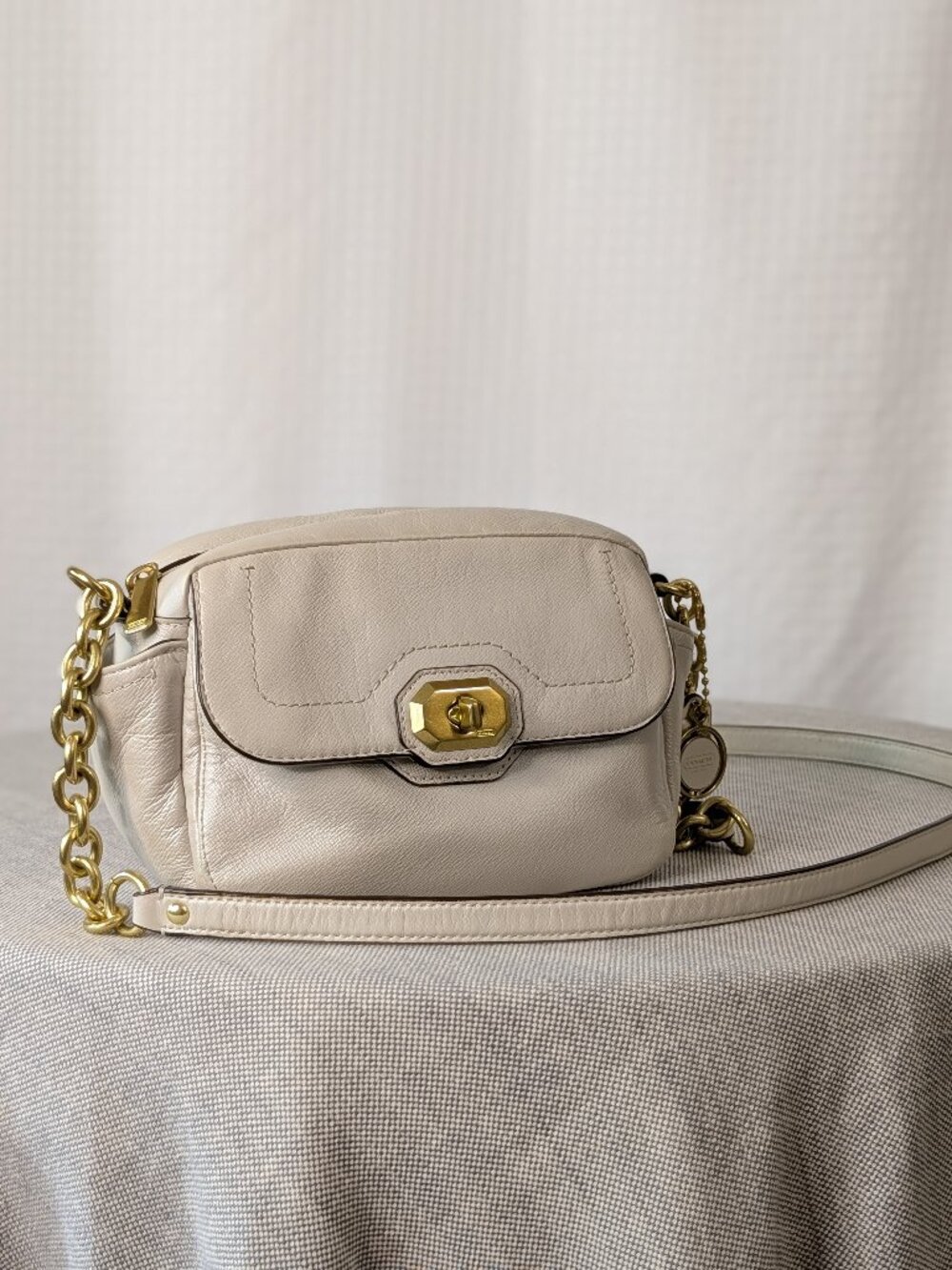 Coach Campbell Turnlock Camera Bag Pearlescent Ivory Leather CrossbodyF2184C